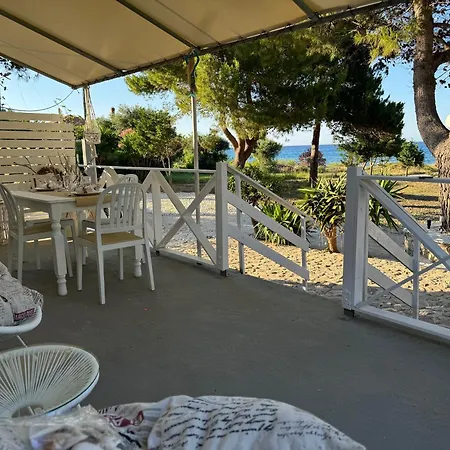 Konstadina House * Vasilikí